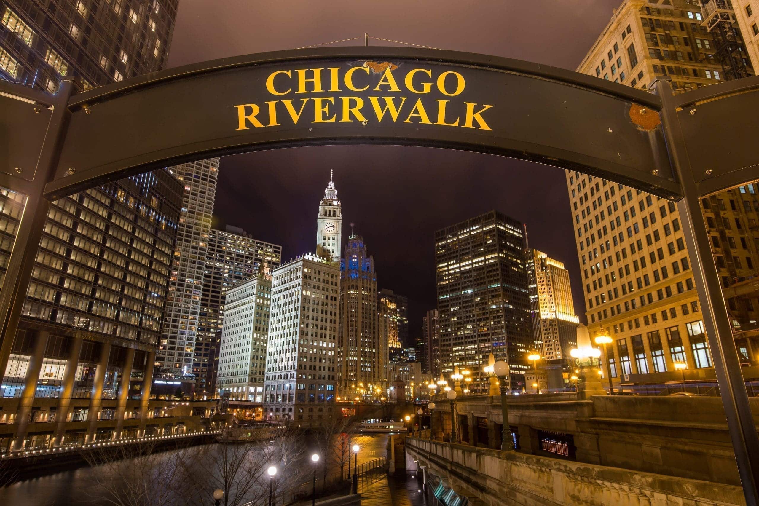 Chicago Riverwalk & History Self-Guided Walking Tour