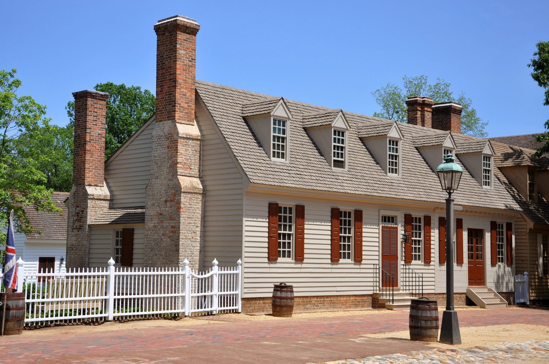 Colonial Williamsburg Antique House Scaled 