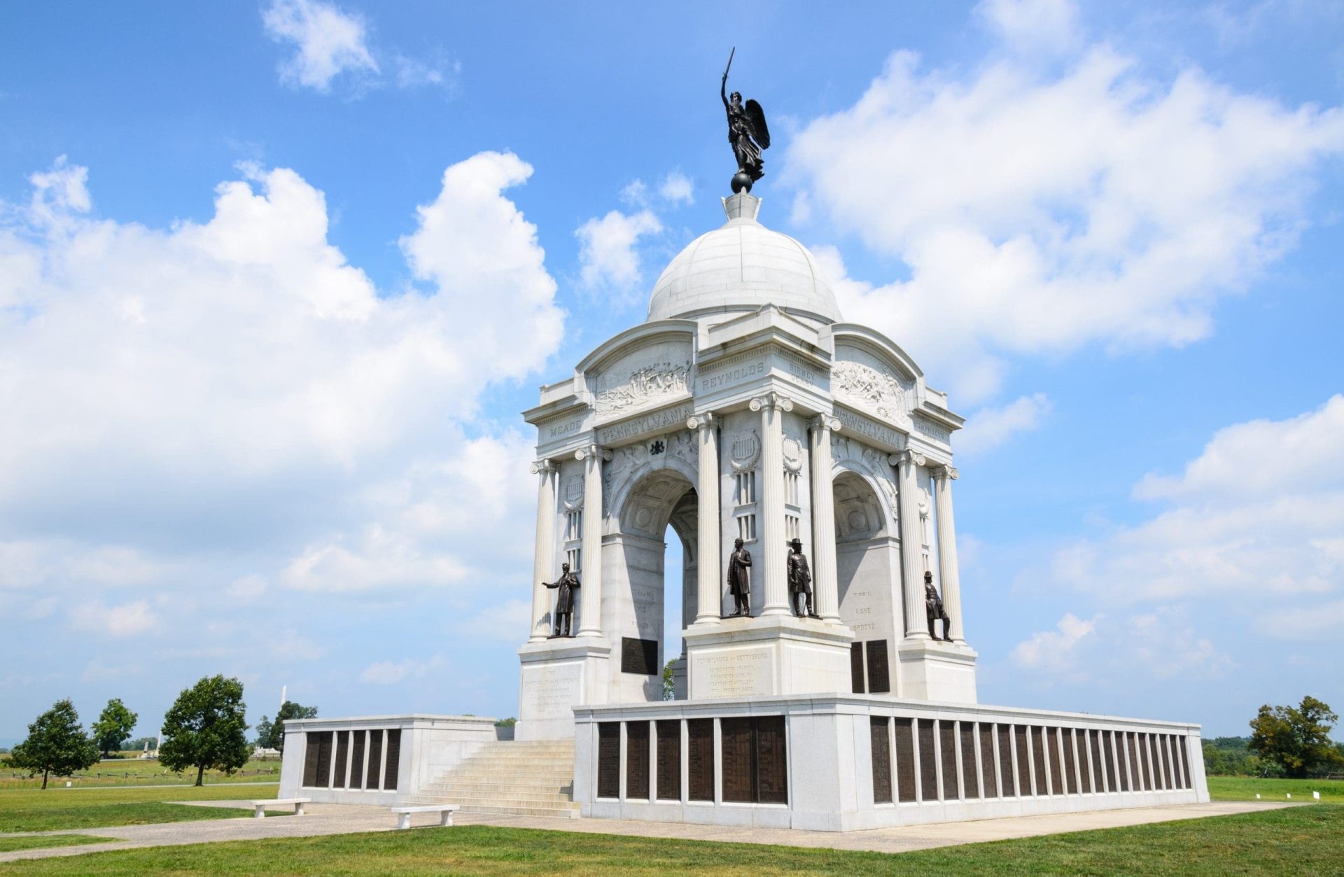 Can you tour Gettysburg without a guide?