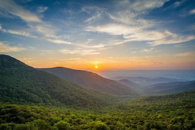 How long does it take to drive through Shenandoah National Park?