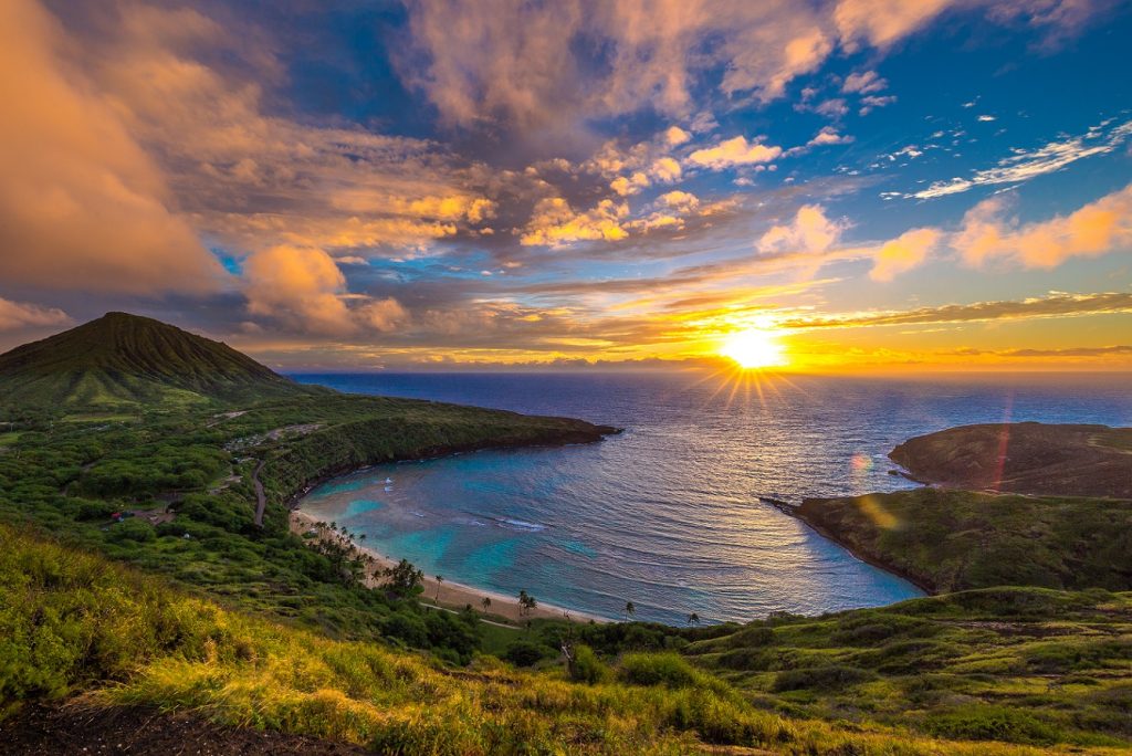 Which Hawaiian island has the best beaches?