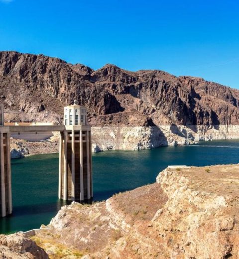 Can You Just Drive By and See the Hoover Dam?